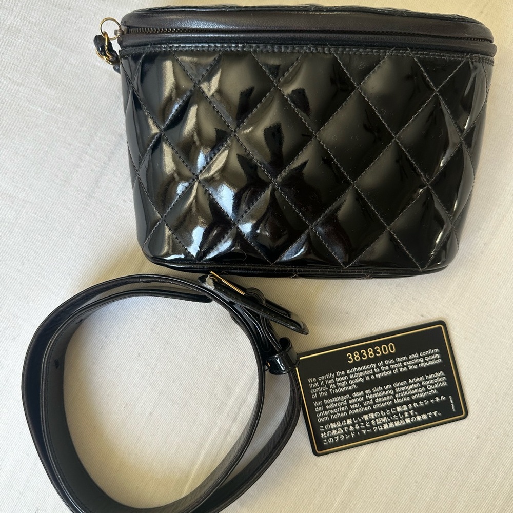 💢OFFERS WELCOME!!!💢Chanel Vintage Waist Bag